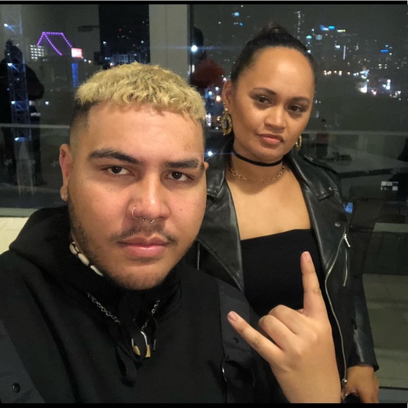 Meet your Posher, Lee from L&J Vintage Clothing - Picture 7 of 10